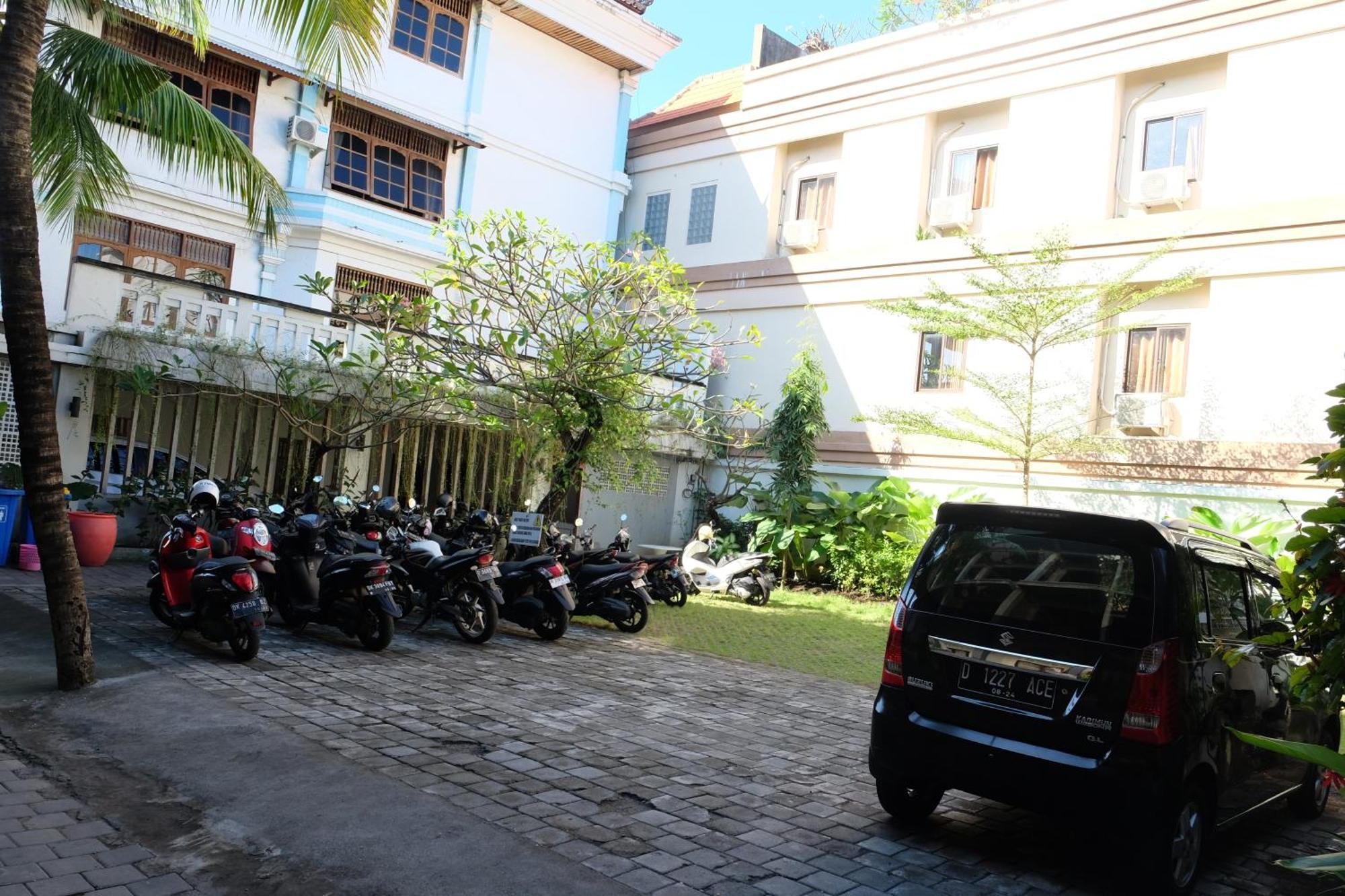 Palm Garden Kuta Hotell Kuta Lombok Exteriör bild