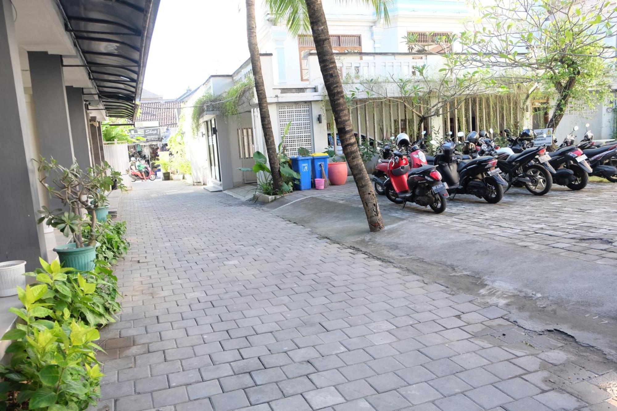 Palm Garden Kuta Hotell Kuta Lombok Exteriör bild