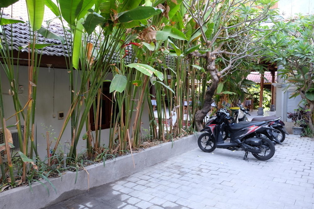 Palm Garden Kuta Hotell Kuta Lombok Exteriör bild