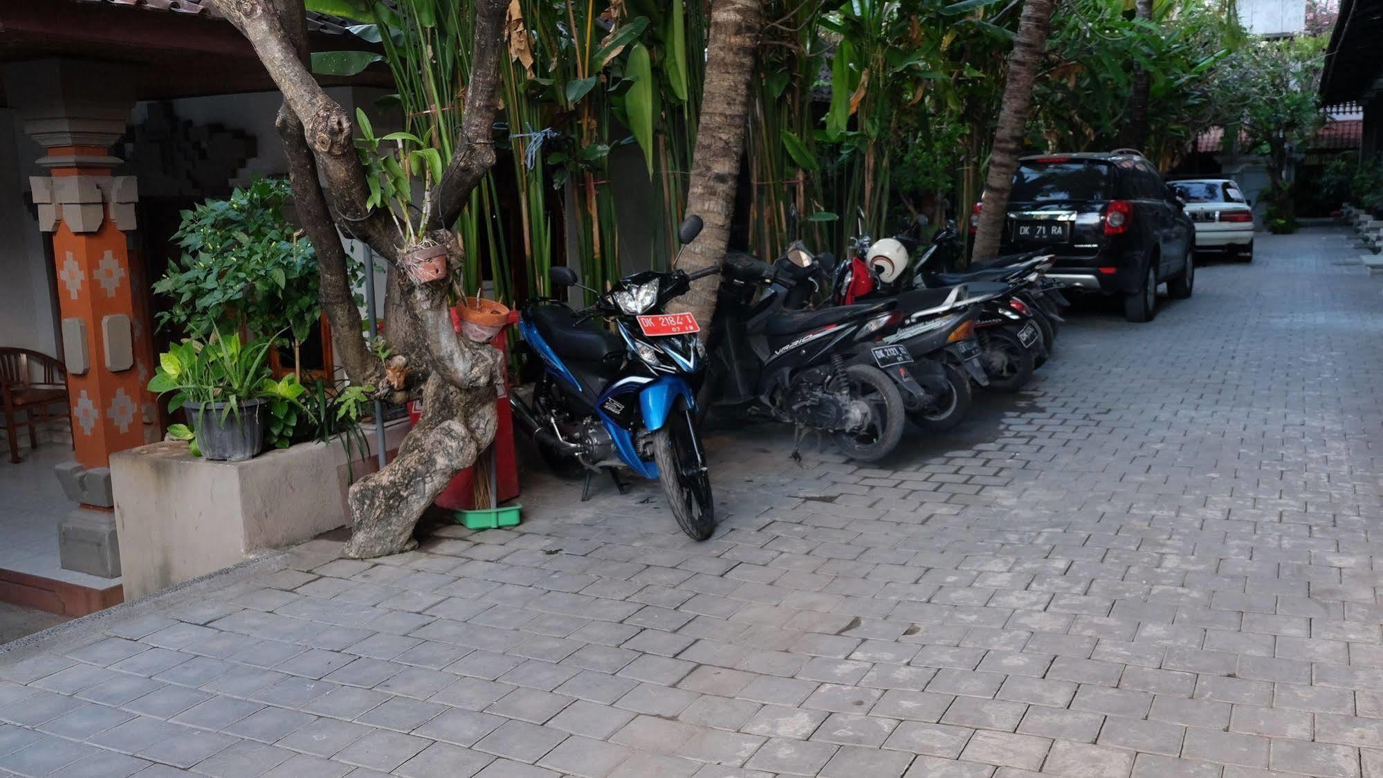 Palm Garden Kuta Hotell Kuta Lombok Exteriör bild